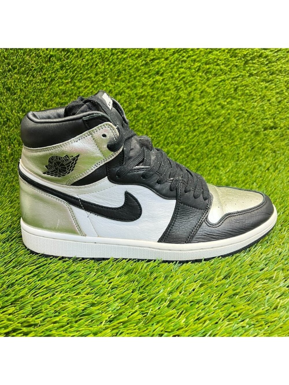 Nike Air Jordan 1 Retro Womens Size 10.5 Black Silver Athletic Shoes Sneakers